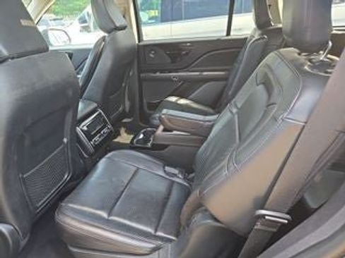 Used 2021 Lincoln Aviator Reserve w/ Equipment Group 201A AWD/4WD image 14