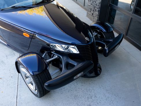 Used 2001 Chrysler Prowler image 15