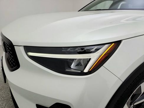 Certified 2024 Volvo XC40 B5 Core image 26