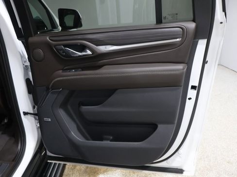 Used 2024 GMC Yukon XL Denali w/ Denali Reserve Package image 21