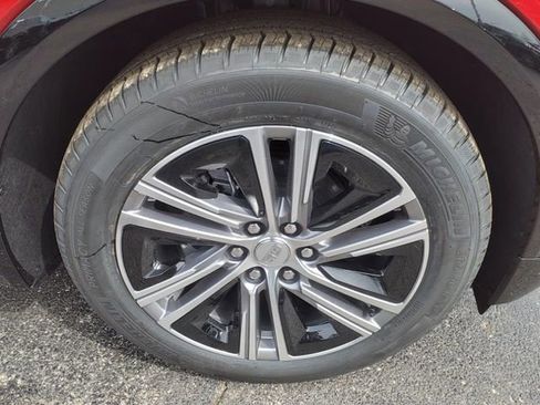 New 2025 Cadillac Lyriq Luxury image 12