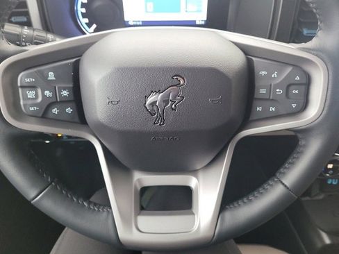 Used 2023 Ford Bronco Wildtrak image 12