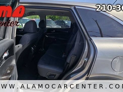 Used 2018 Kia Sorento L FWD image 26
