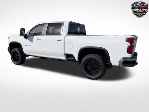 Used 2024 Chevrolet Silverado 2500 LT AWD/4WD image 3