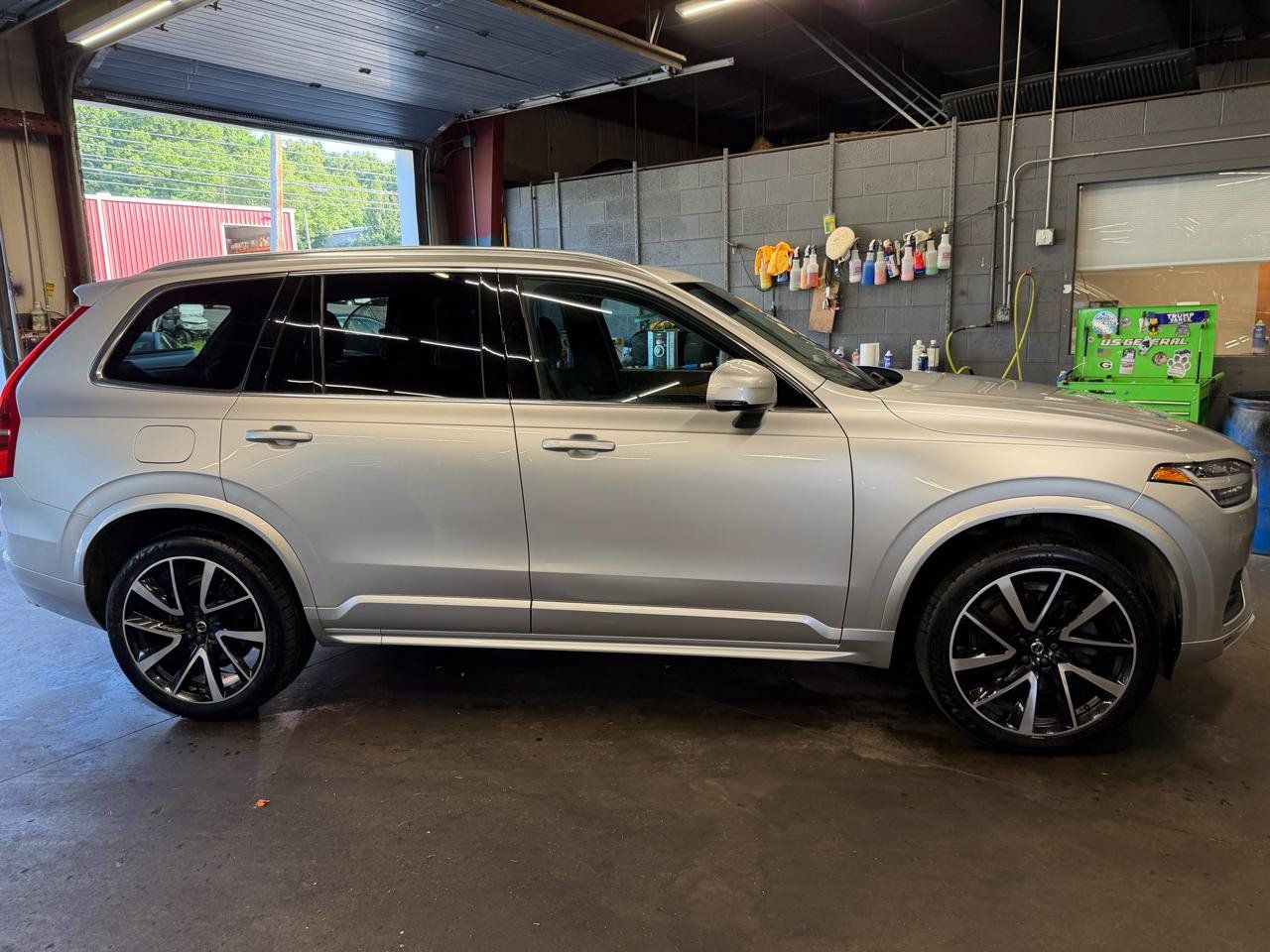 Used 2021 Volvo XC90 T6 Momentum w/ Climate Package AWD/4WD image 5