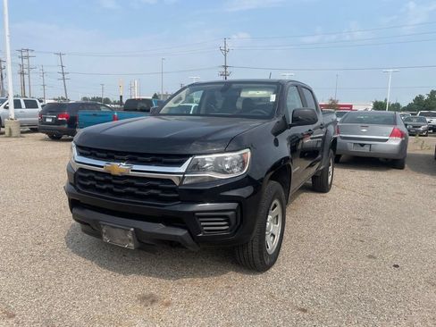 Used 2022 Chevrolet Colorado W/T AWD/4WD image 4