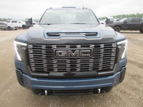 New 2026 GMC Sierra 3500 Denali Ultimate AWD/4WD image 12