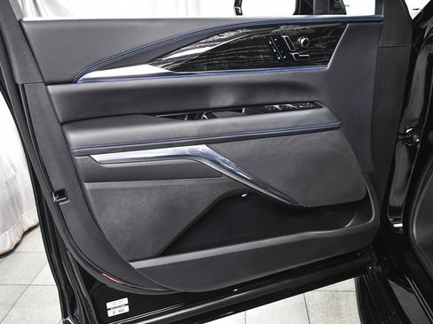 Used 2025 Cadillac Escalade IQ Sport 1 AWD/4WD image 9