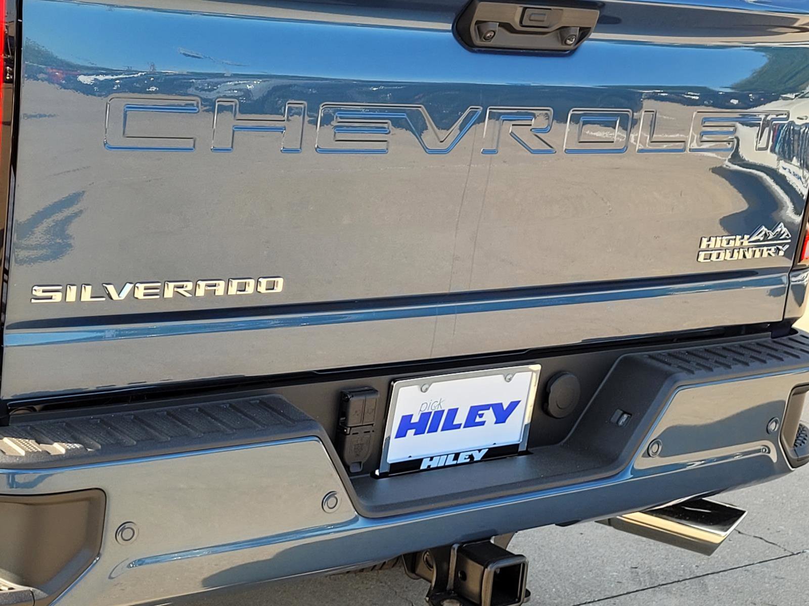 New 2026 Chevrolet Silverado 2500 High Country w/ High Country Premium Package AWD/4WD image 4