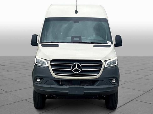 New 2025 Mercedes-Benz Sprinter 2500 image 3