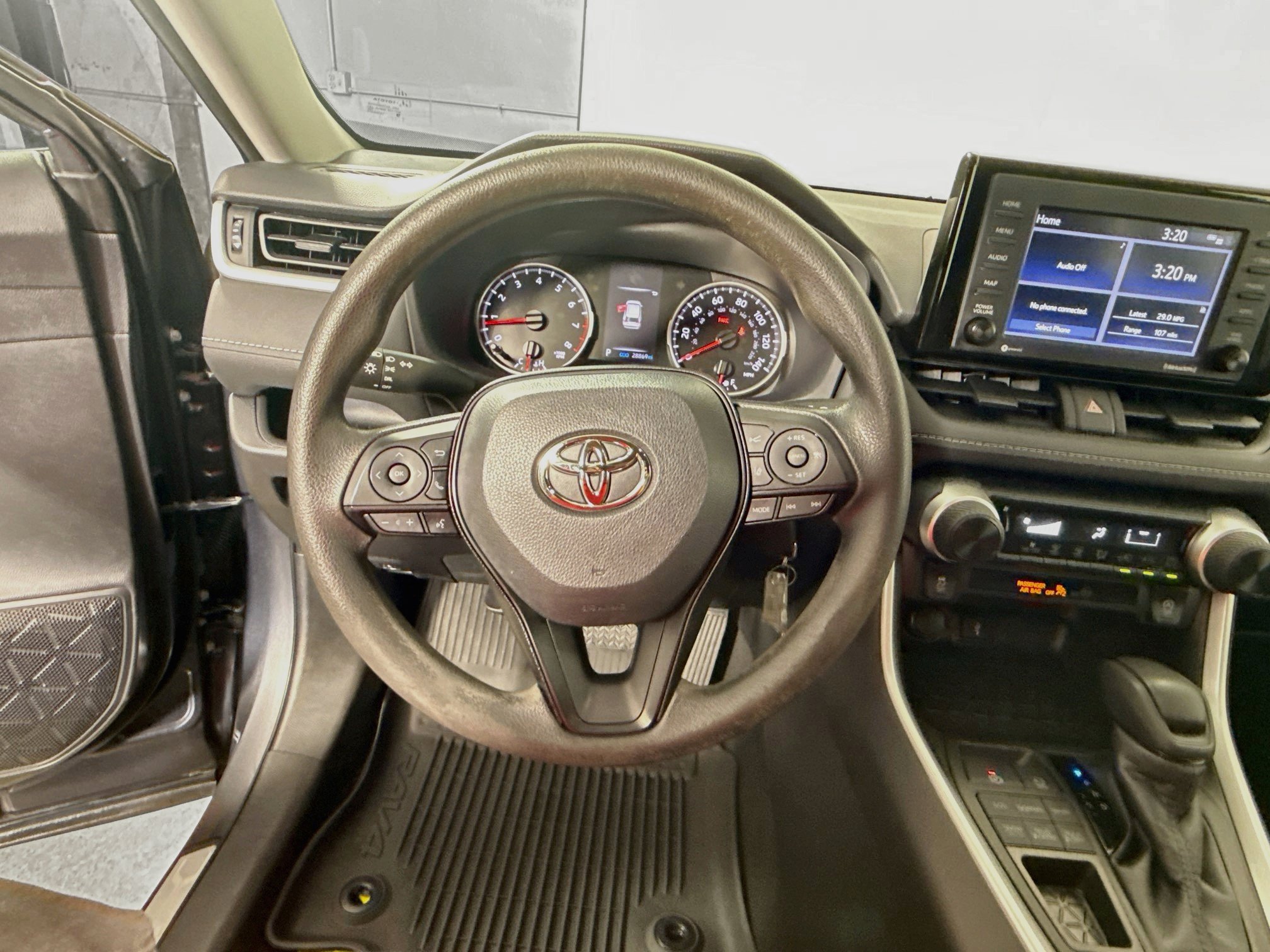 Used 2022 Toyota RAV4 LE AWD/4WD image 11