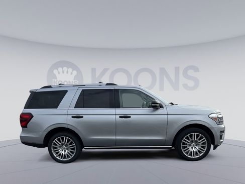 Used 2024 Ford Expedition Limited image 8