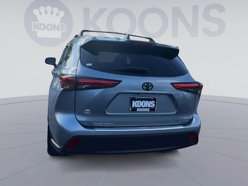 Used 2022 Toyota Highlander LE image 10