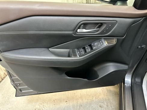 Certified 2022 Nissan Rogue SL w/ SL Premium Package image 28