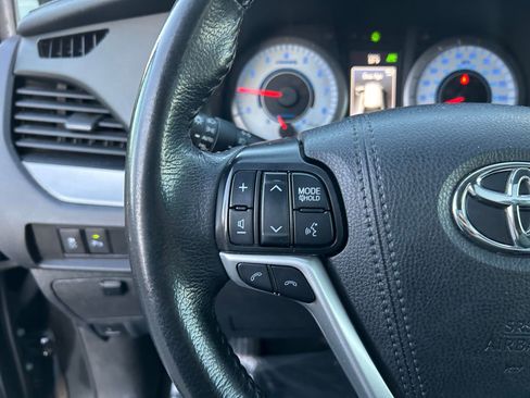Certified 2020 Toyota Sienna SE image 14