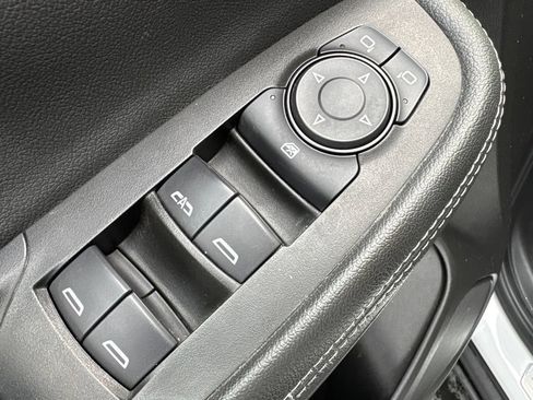 Used 2020 Buick Encore GX Essence FWD image 22