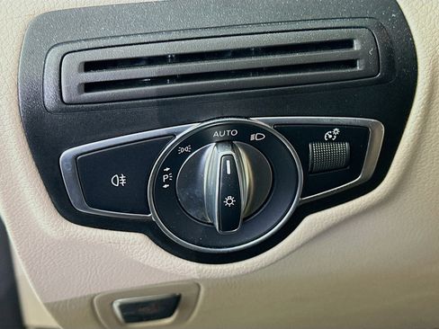 Used 2022 Mercedes-Benz GLC 300 4MATIC image 16