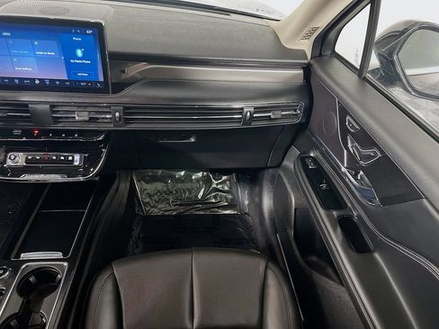 Used 2023 Lincoln Corsair Grand Touring AWD/4WD image 24