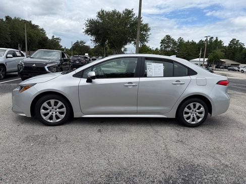 Used 2024 Toyota Corolla LE FWD image 6