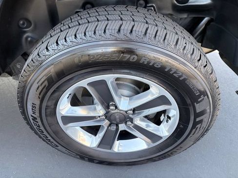 Used 2019 Jeep Wrangler Unlimited Sahara AWD/4WD image 24