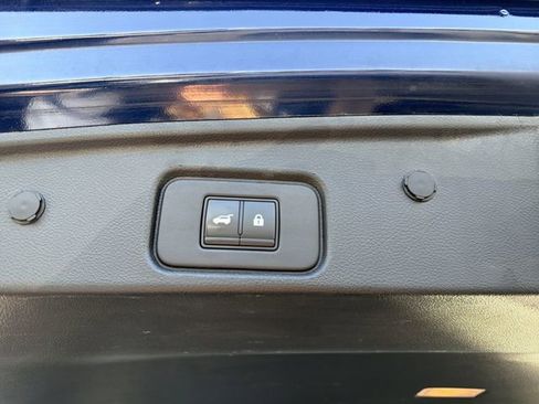 Used 2022 Nissan Pathfinder SL image 21