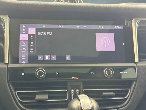 Used 2024 Porsche Macan image 26