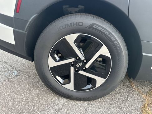New 2026 Hyundai Ioniq 9 SE AWD/4WD image 18