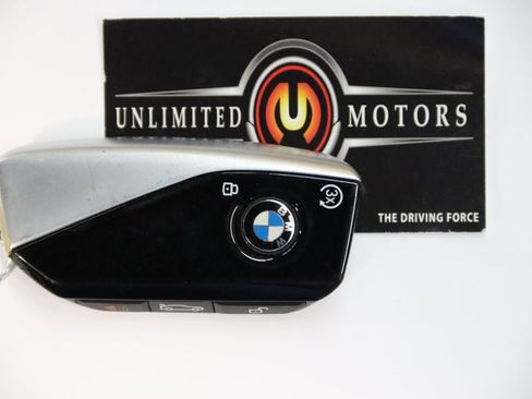 Used 2023 BMW 760i xDrive AWD/4WD image 5