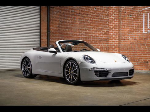 Used 2013 Porsche 911 Carrera S image 2