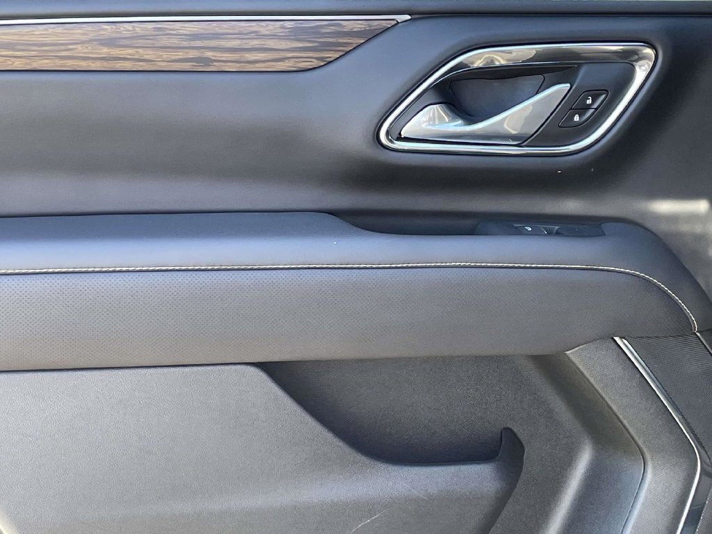 Used 2024 Chevrolet Tahoe Premier AWD/4WD image 19