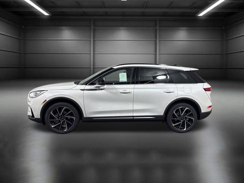 New 2026 Lincoln Corsair Reserve image 2