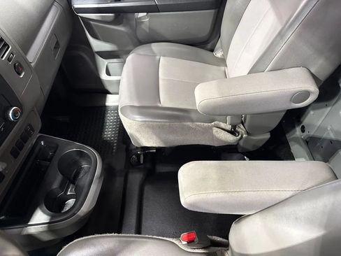 Used 2018 Nissan NV 2500 S RWD image 96
