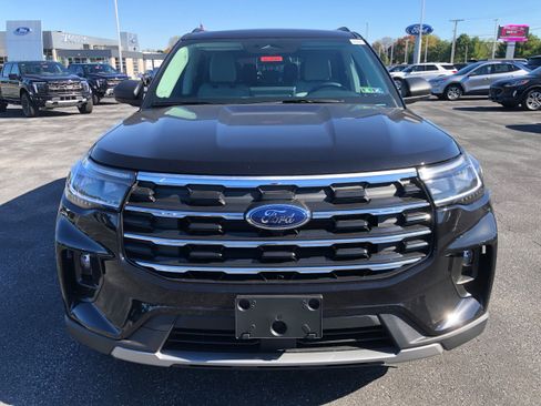 New 2026 Ford Explorer Active w/ Active Comfort Package image 8