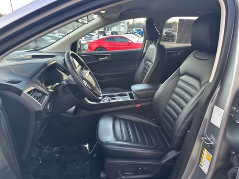 Used 2024 Ford Edge SEL image 9