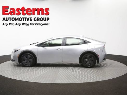 Used 2025 Toyota Prius LE FWD image 58