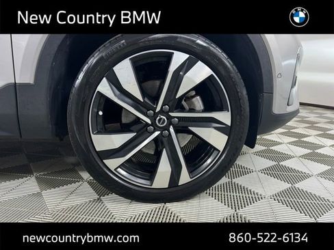 Used 2023 Volvo XC40 B5 Plus w/ Protection Package Premier AWD/4WD image 9