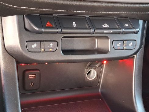 Used 2016 GMC Canyon SLT AWD/4WD image 24