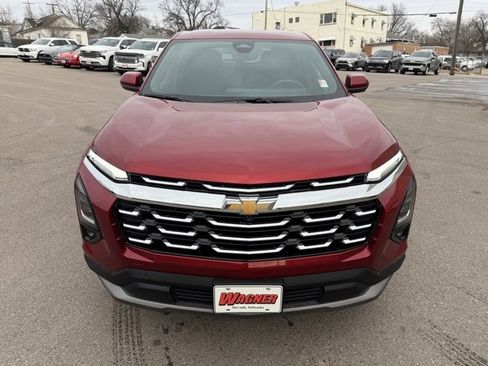 Used 2025 Chevrolet Equinox LT w/ Safety and Technology Package image 8
