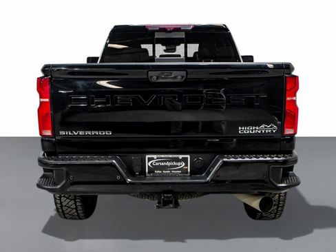 Used 2024 Chevrolet Silverado 2500 High Country w/ High Country Premium Package image 8