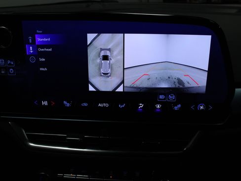 Used 2025 Chevrolet Equinox EV LT w/ Convenience Package image 26