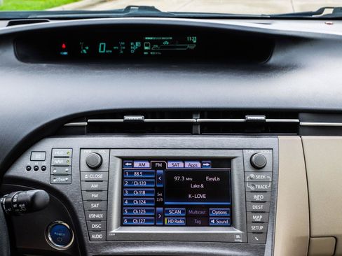 Used 2013 Toyota Prius Five w/ Advanced Technology Pkg FWD image 26