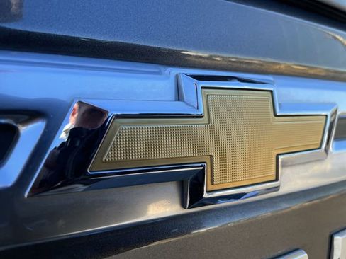 Used 2021 Chevrolet Suburban High Country w/ Premium Package RWD image 32