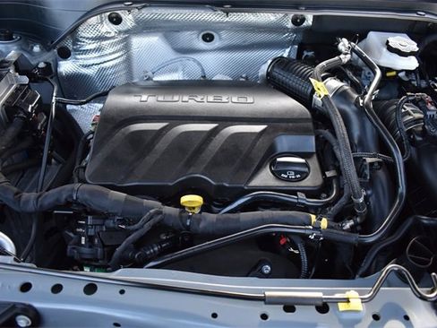 Used 2024 Buick Envista Avenir image 36