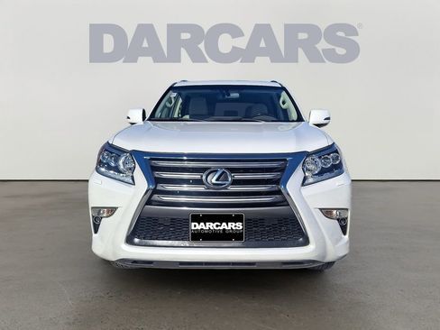 Used 2019 Lexus GX 460 Premium w/ Premium Package image 2
