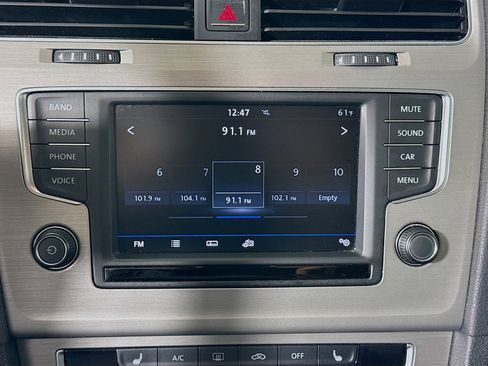 Used 2017 Volkswagen Golf S image 14