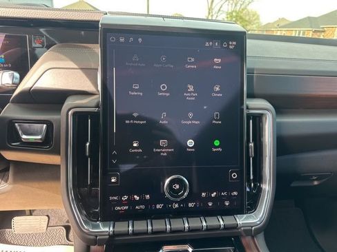 Used 2025 GMC Yukon Denali w/ Denali Reserve Package AWD/4WD image 21