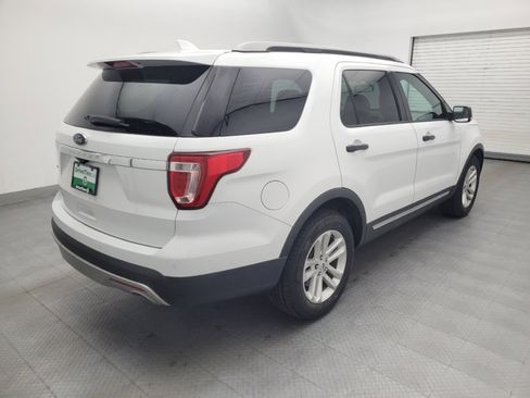 Used 2017 Ford Explorer XLT w/ Equipment Group 202A FWD image 9