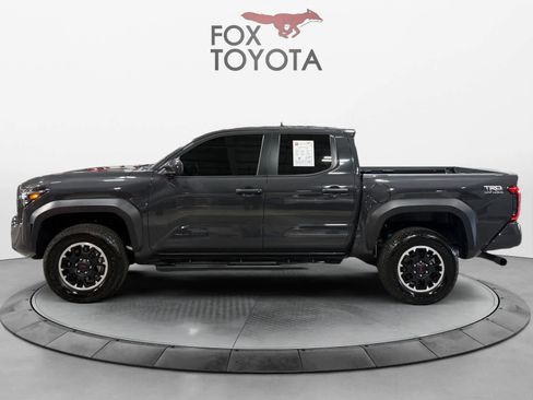 Used 2025 Toyota Tacoma TRD Off-Road AWD/4WD image 3