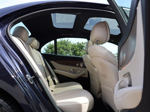 Used 2023 Mercedes-Benz E 350 4MATIC Sedan image 17