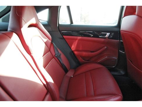 Used 2022 Porsche Panamera 4 image 14